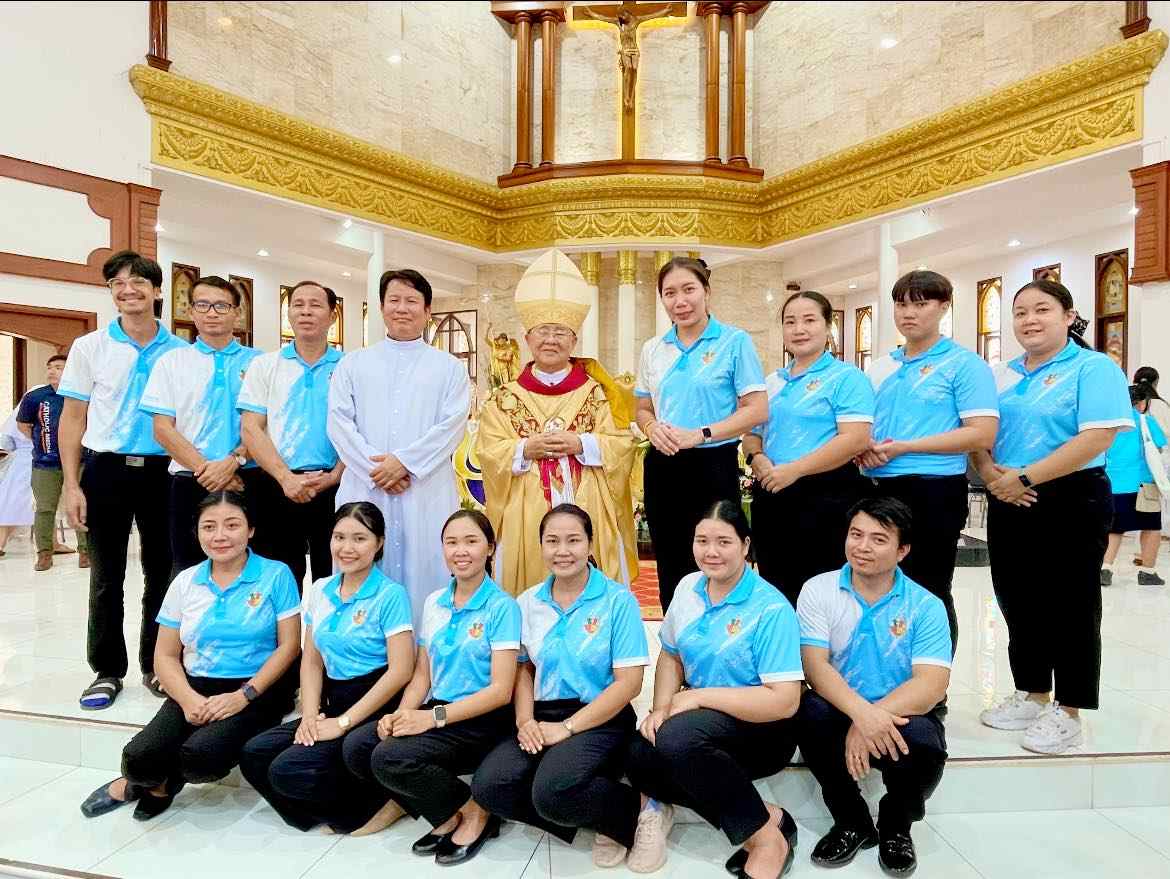 ร่วมฉลอง 25 ปีการเป็นพระสังฆราชของพระคุณเจ้าหลุยส์ จำเนียร สันติสุขนิัรันดร์